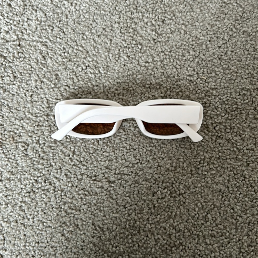 Rectangle cream glasses - Picture 2 of 2